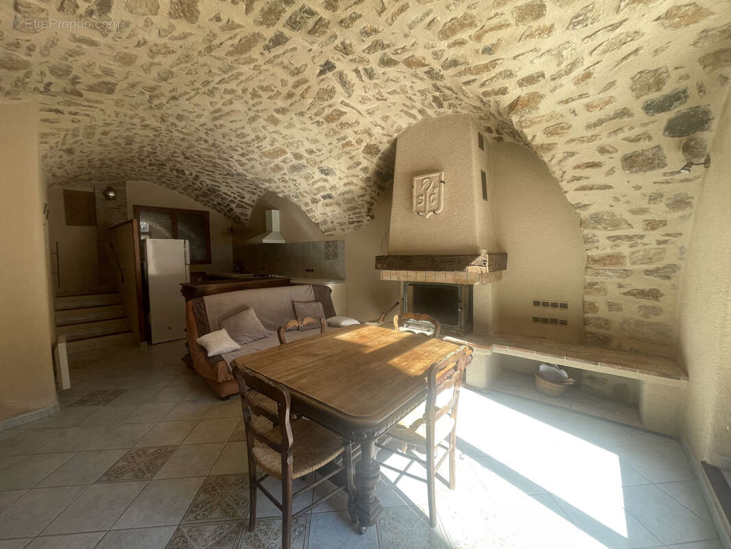 Maison à SAINT-GUILHEM-LE-DESERT