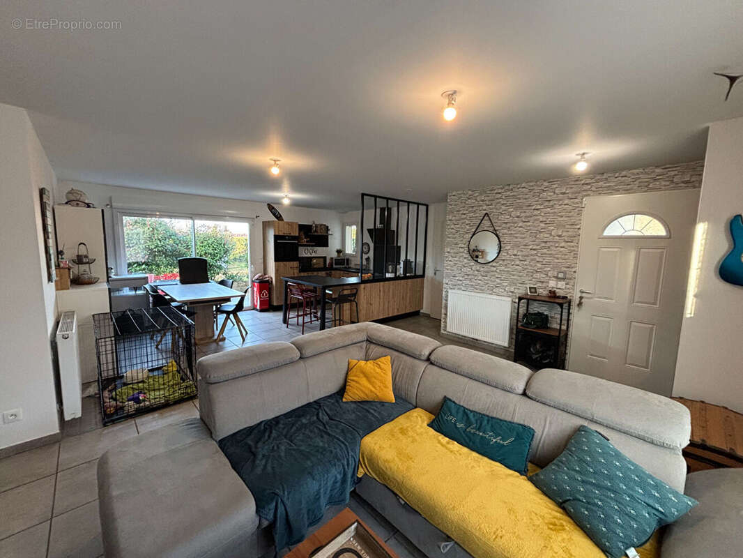 Maison à SAINT-MAURICE-DE-GOURDANS