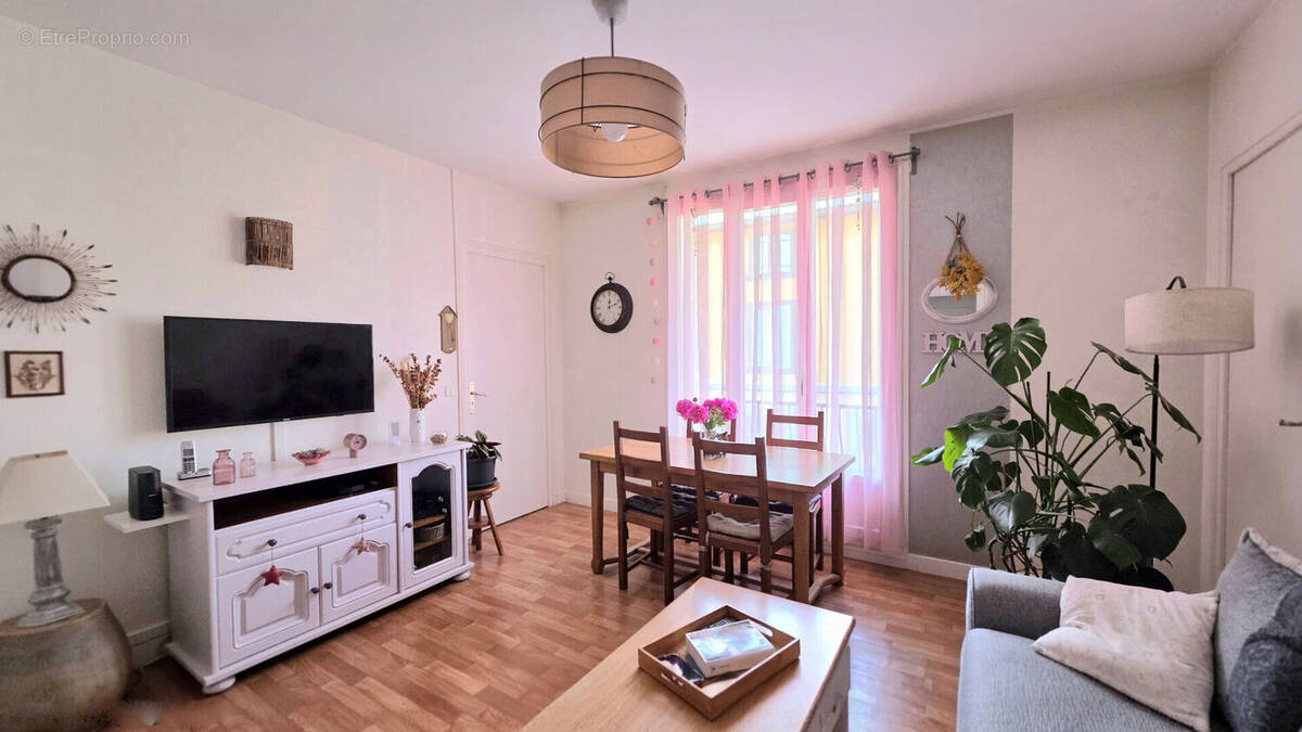 Appartement à PONT-DU-CHATEAU