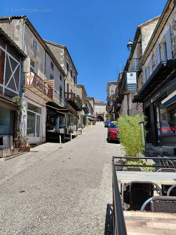 Commerce à MONFLANQUIN