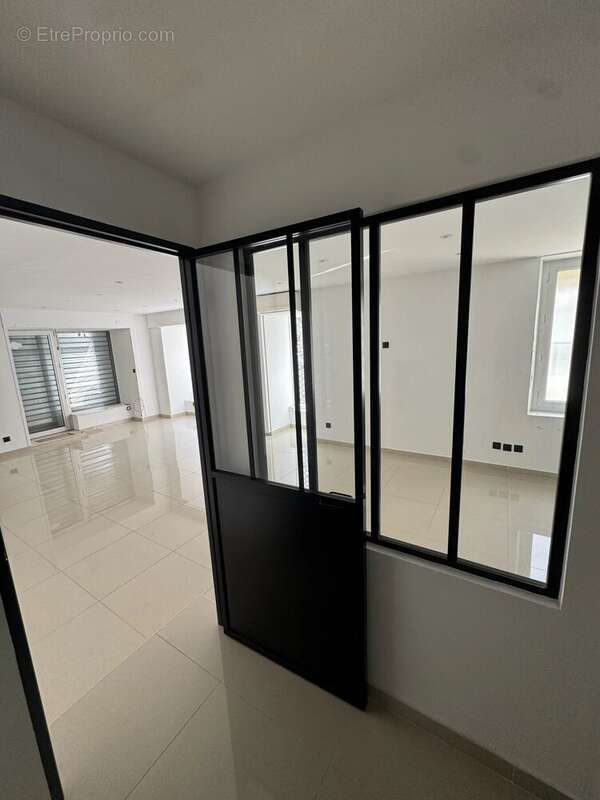 Commerce à MARSEILLE-5E