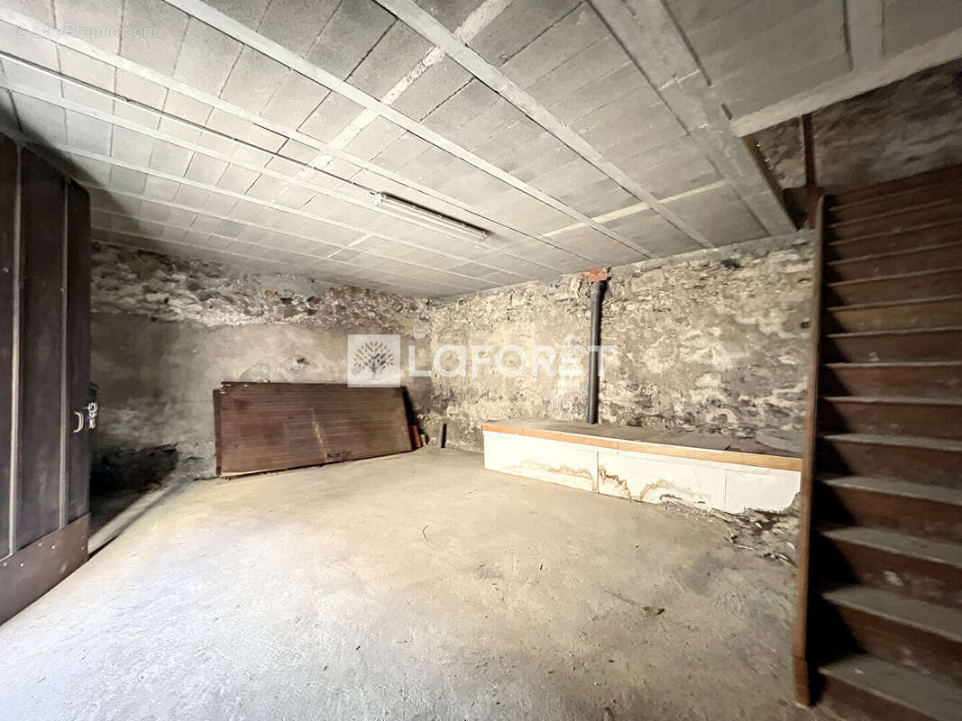 grange viabilisée avec extérieur. - photo 4