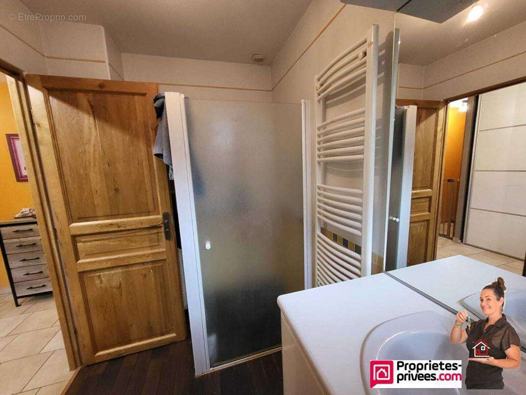 Maison à BOURG-DE-THIZY