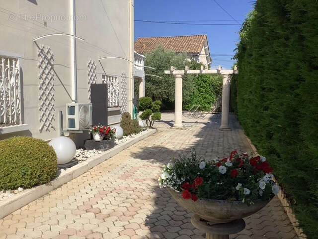 Maison à MONTELIMAR