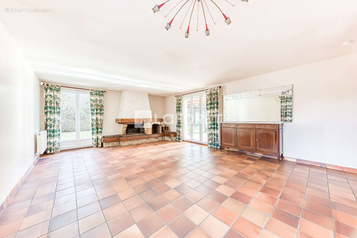 Maison à PONTAULT-COMBAULT