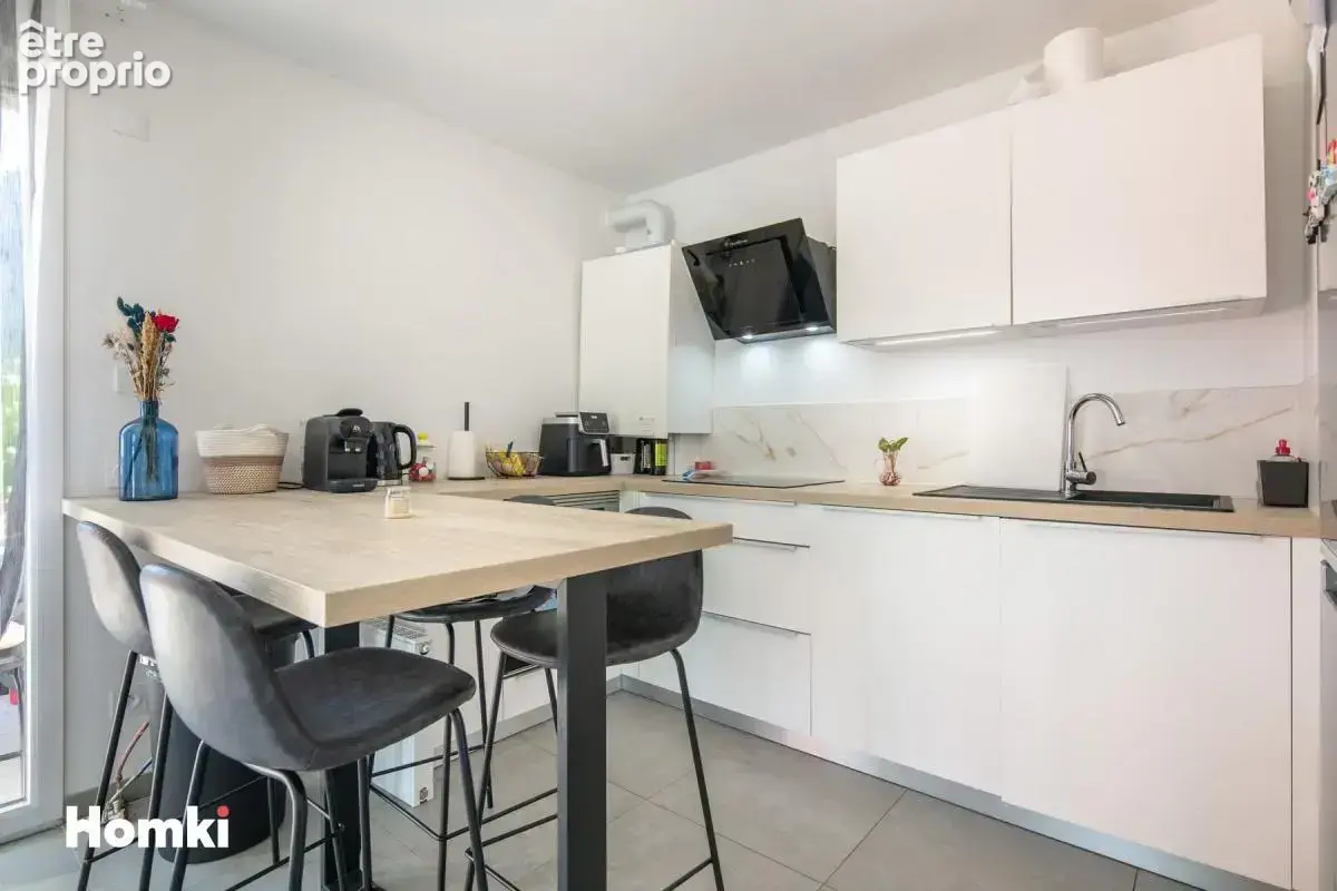 Appartement T2 de 46 m2 à Saint-Égrève 38120, Rue Lucie et Paulette Roche - photo 4