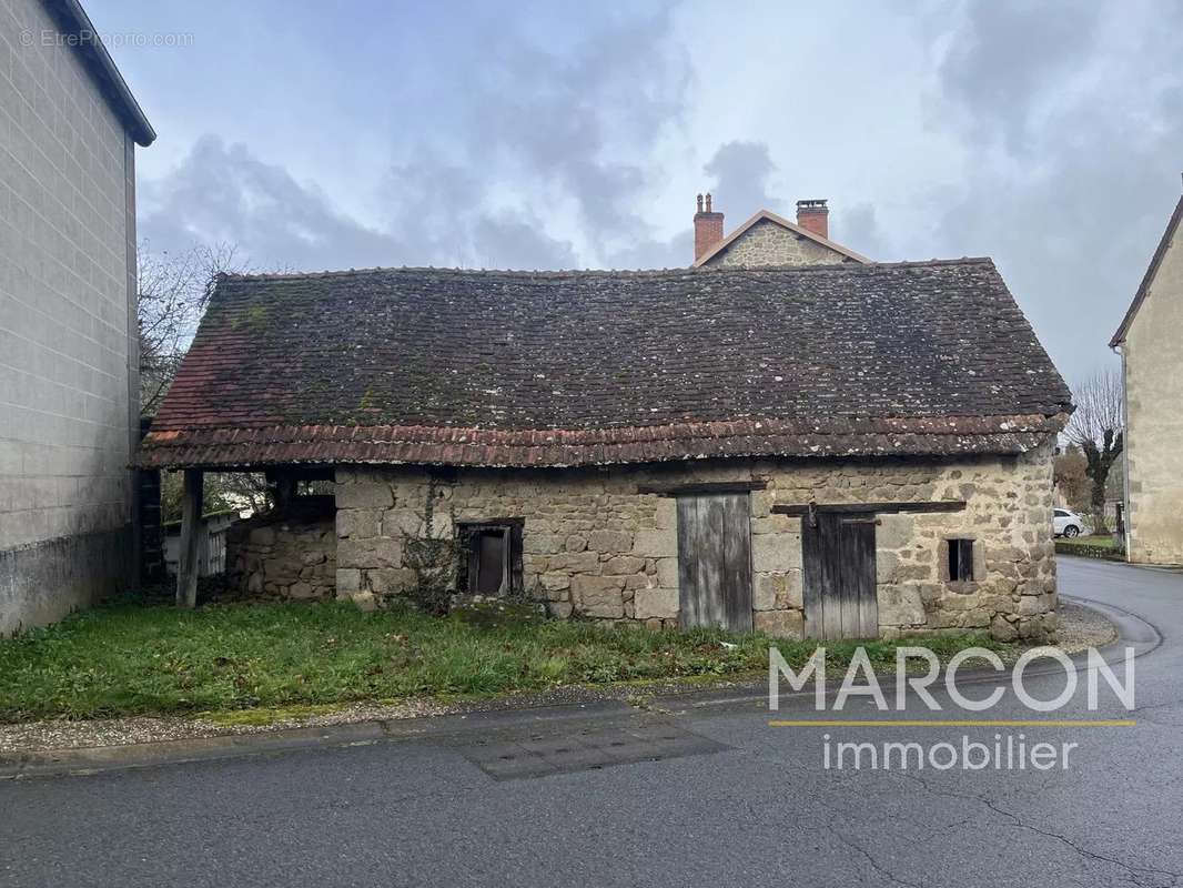 Maison à MOUTIER-ROZEILLE
