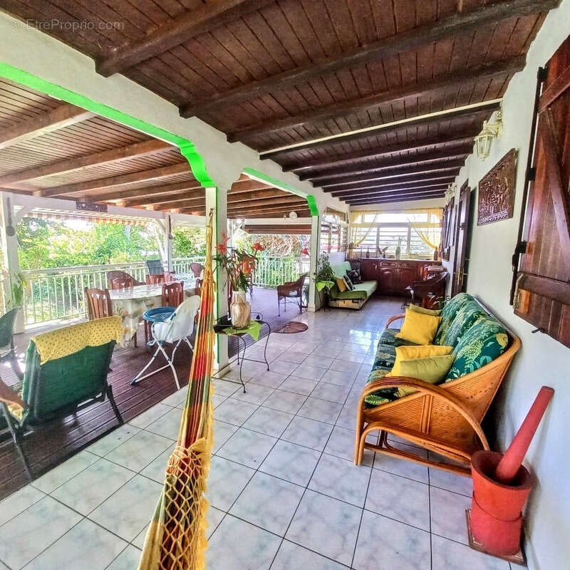 Maison à PETIT-BOURG