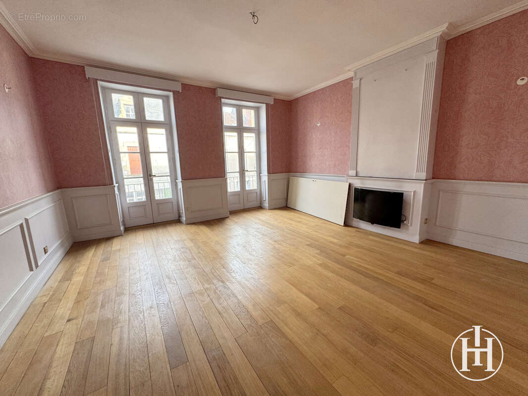 Appartement à CERILLY