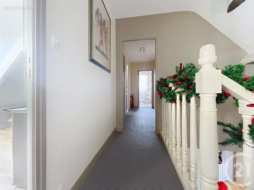 Maison à SAINT-PHAL