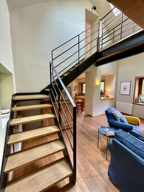 Maison à LES MESNULS