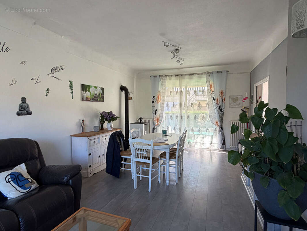 Maison à DECAZEVILLE