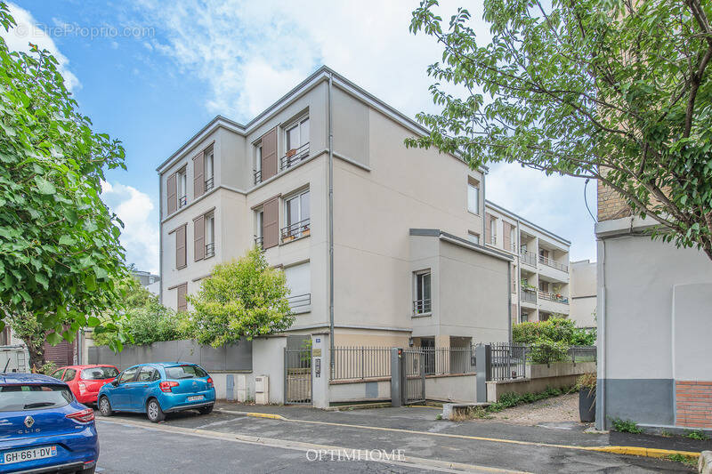 Appartement à LES LILAS
