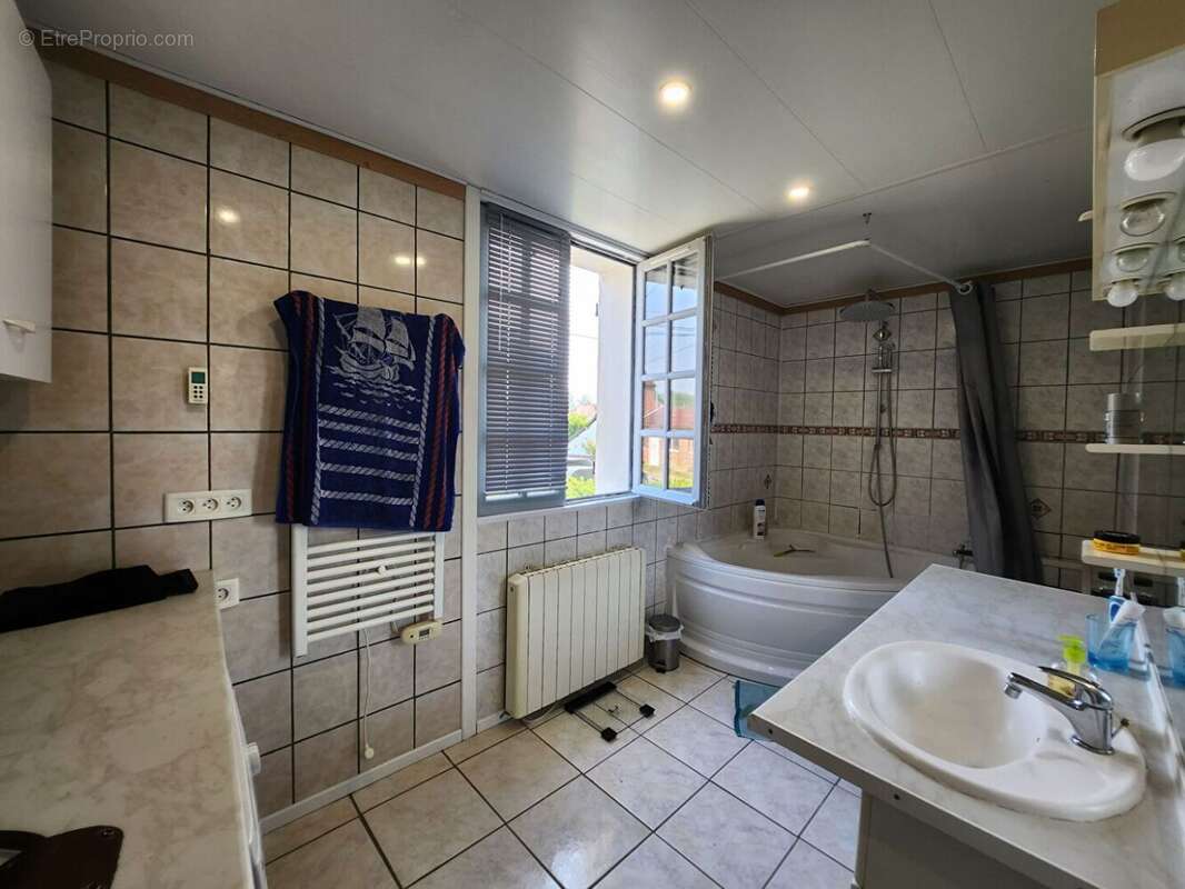 56409404f.jpg - Maison à BERTHECOURT