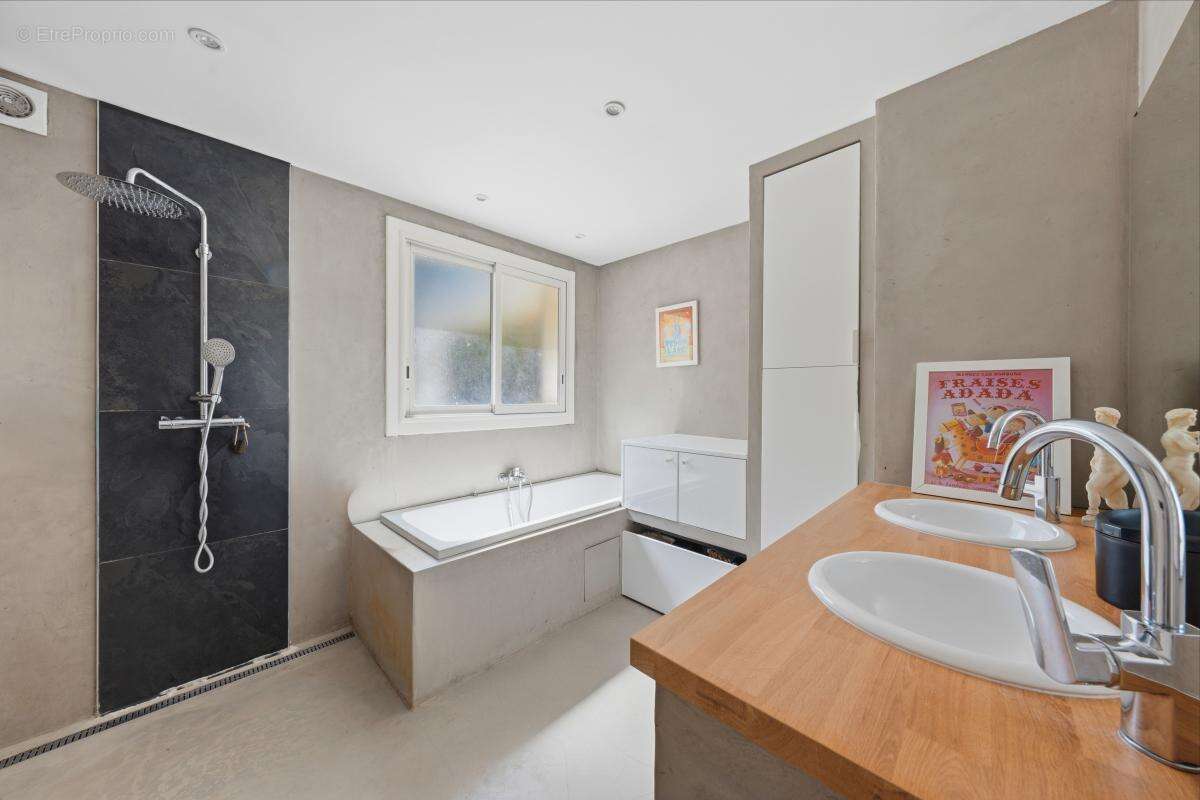 Maison 4 pièces 160m2 sur 924m2 de terrain - photo 15