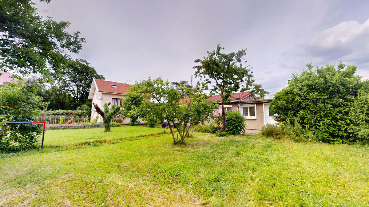 Maison à ECHIROLLES