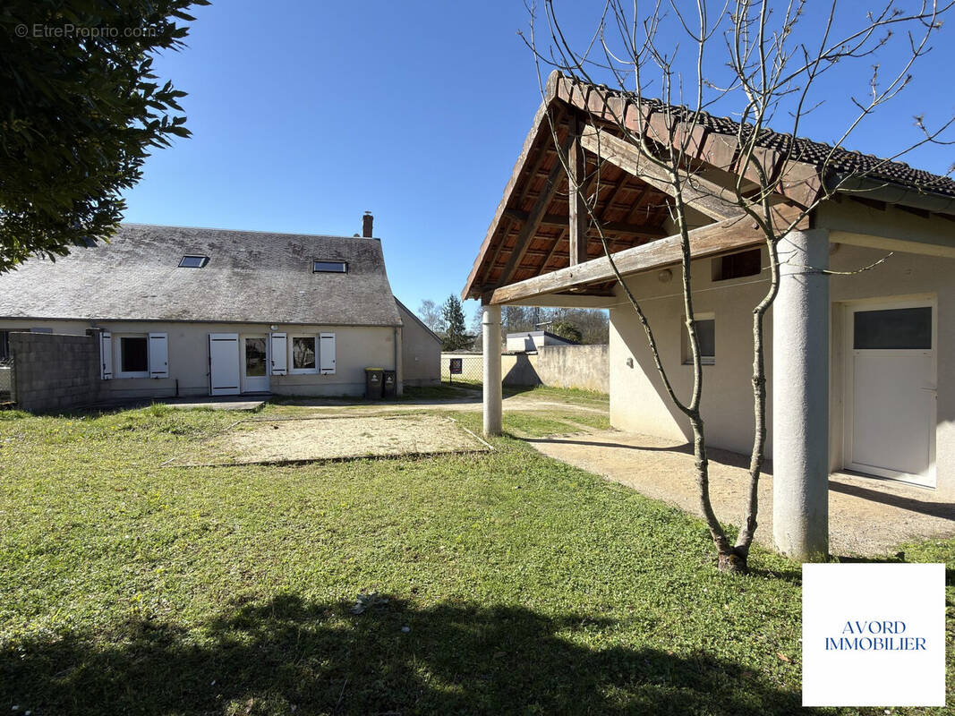 Maison à MOULINS-SUR-YEVRE