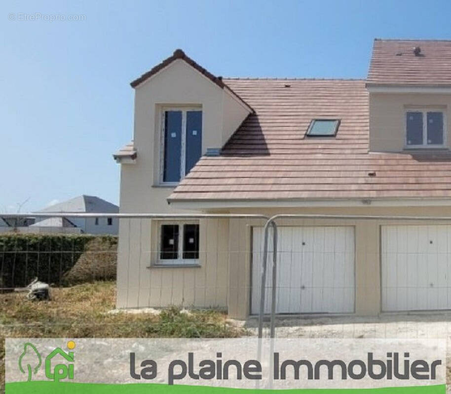 Maison à COLLEVILLE-MONTGOMERY