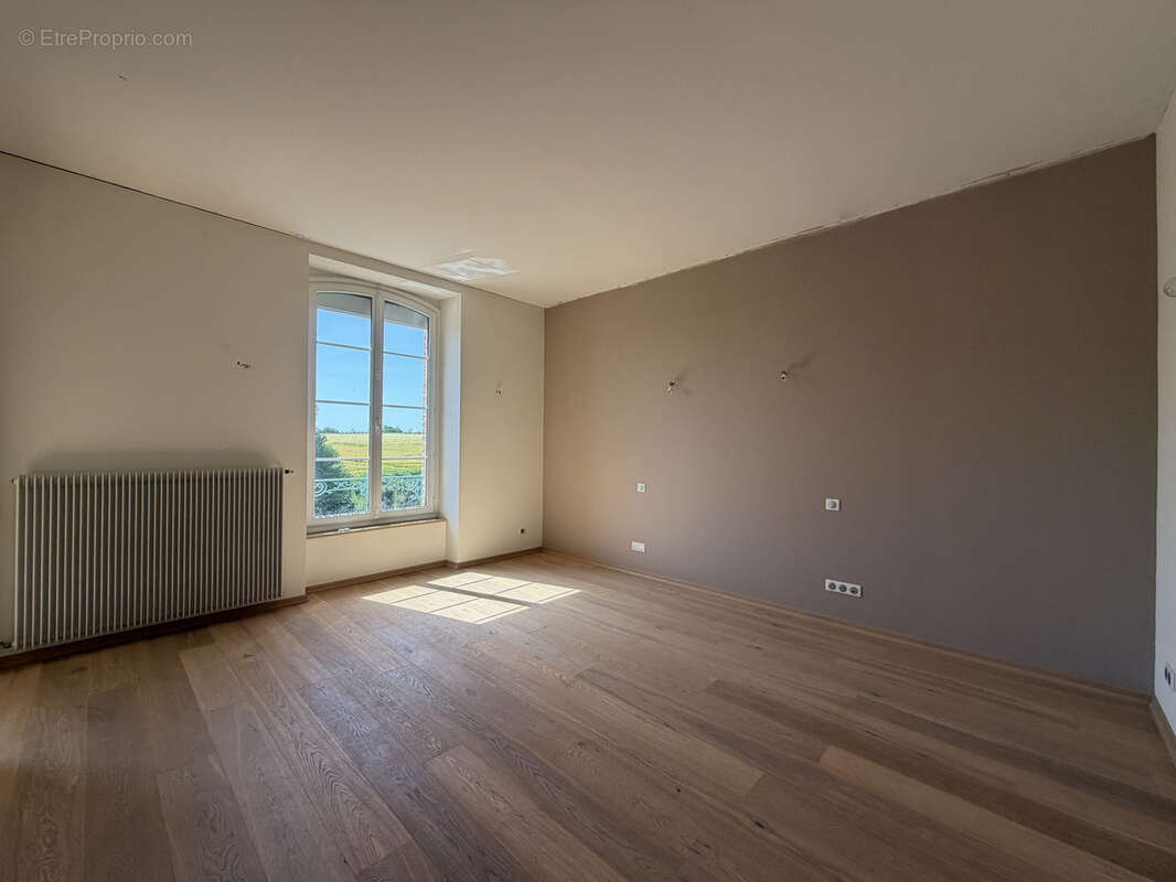 Maison de maitre - 7 pieces - cresantignes - photo 3