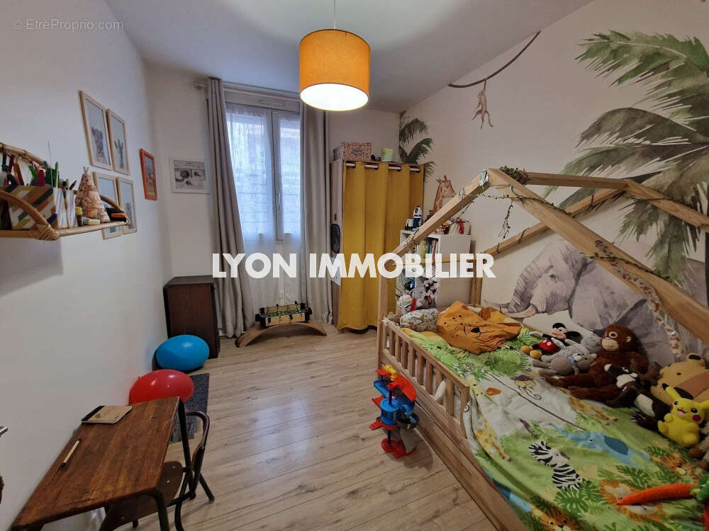 Appartement à LYON-8E