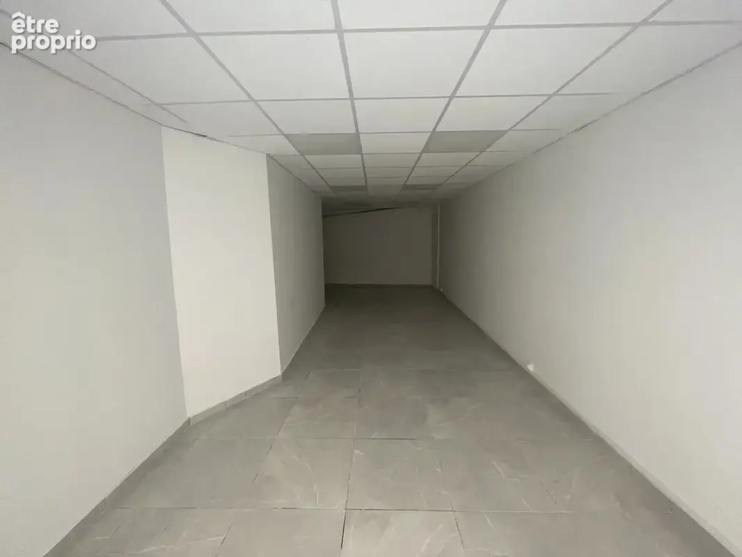 Commerce 32 m² à vendre à Aubagne (13400) - photo 3