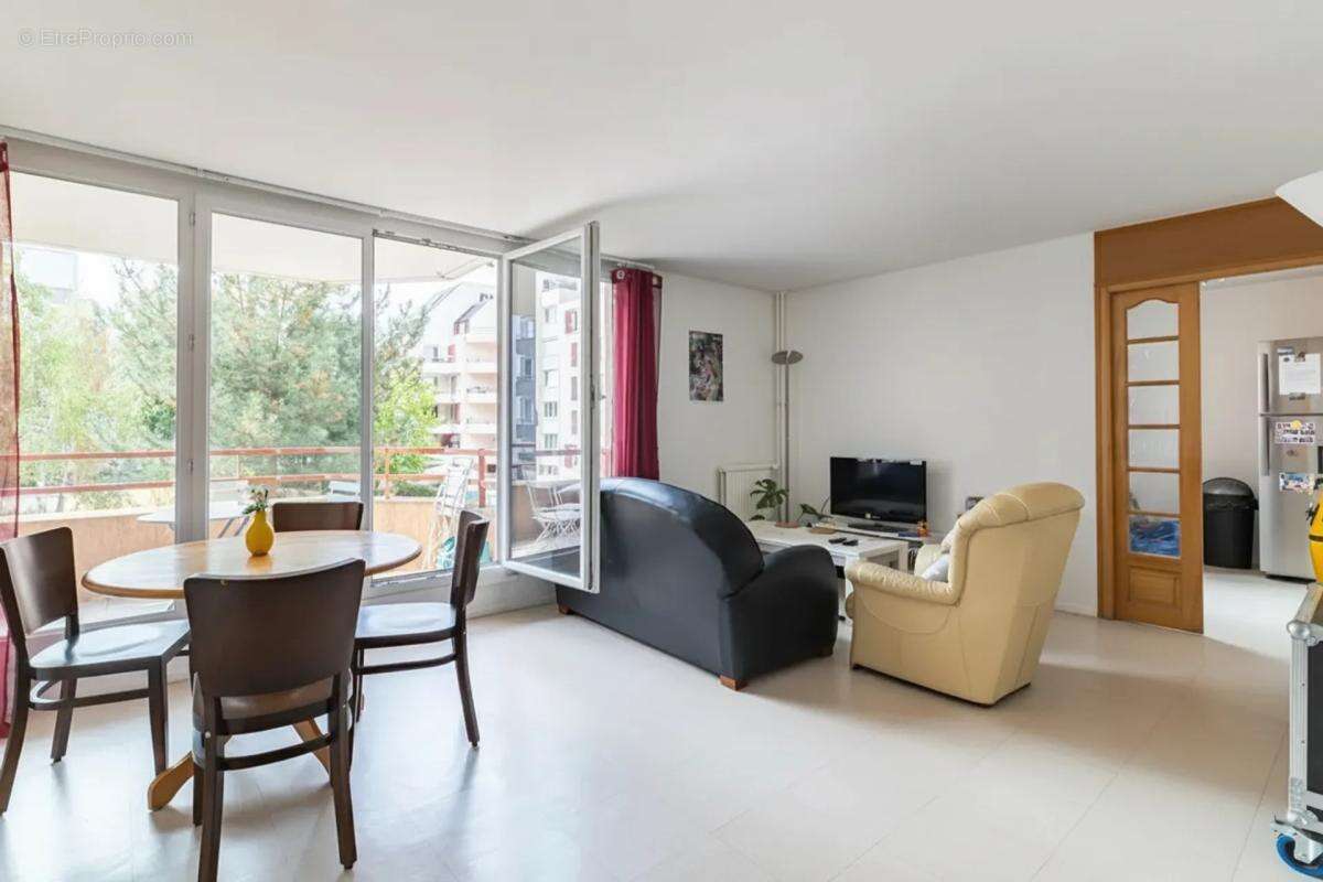 Appartement de 4 pièces de 82 m² à Champs-sur-Marne - photo 2