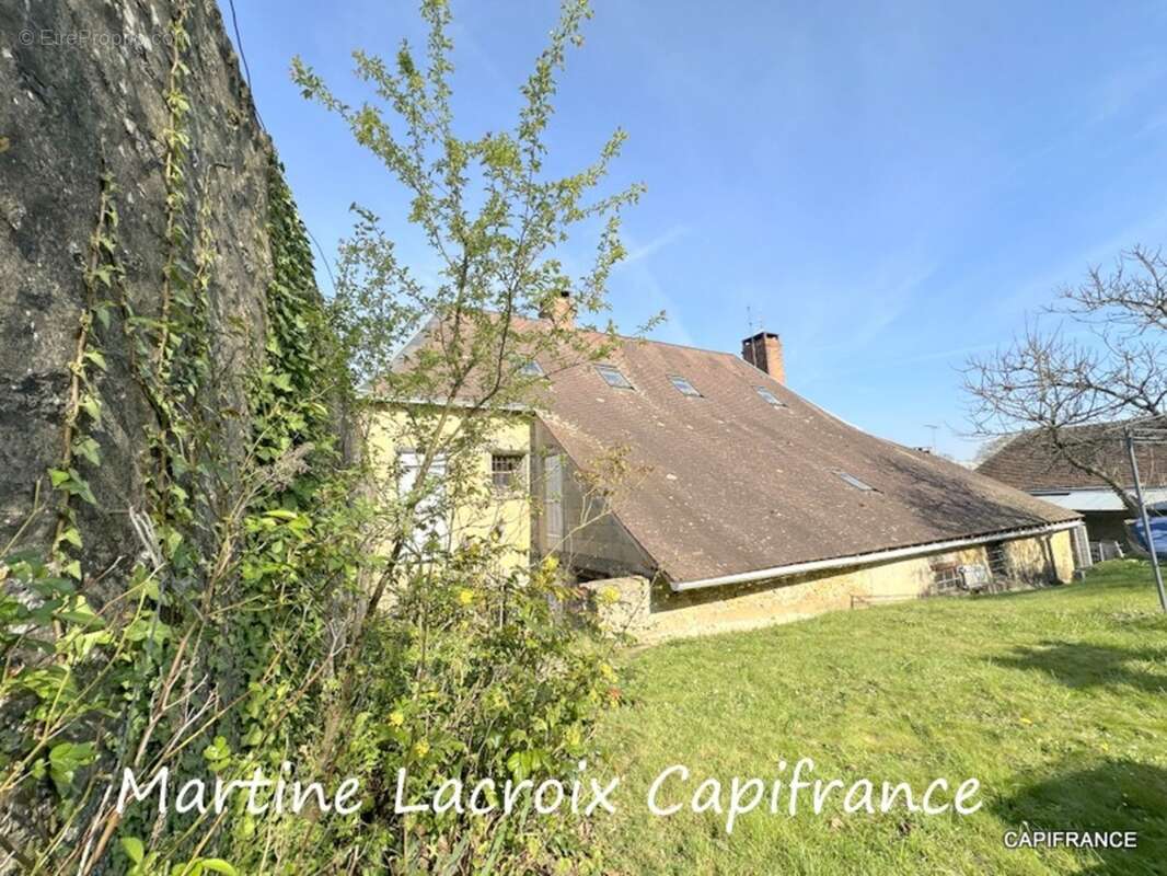 Dpt SARTHE (72), à vendre SCEAUX SUR HUISNE (72) - MAISON BOURGEOISE  P8 de 220 m² - Terrain de 1000 M² - photo 4