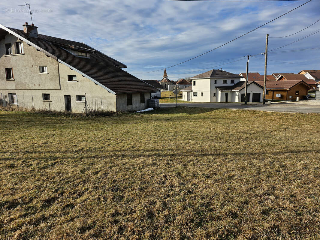 Terrain à BUGNY