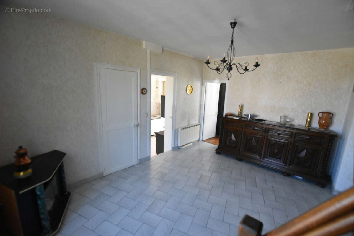 Maison à MOISSY-CRAMAYEL