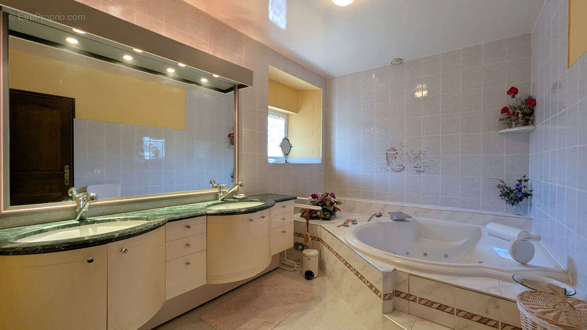 ETERCY - Maison familiale avec piscine chauffée - photo 14
