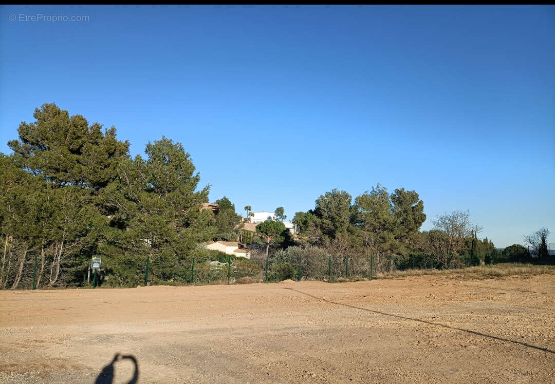 Terrain à LEZIGNAN-CORBIERES