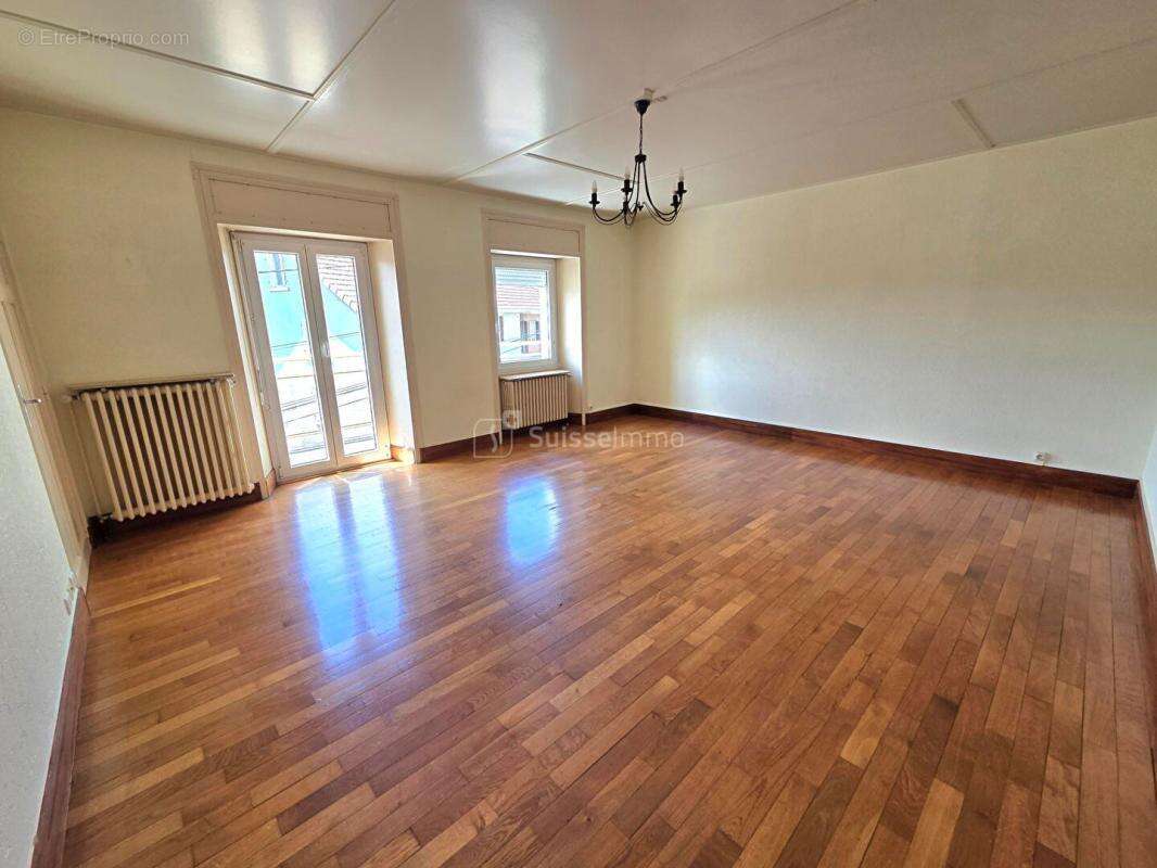 Appartement t4 84.6 m² 149000 euros - photo 2