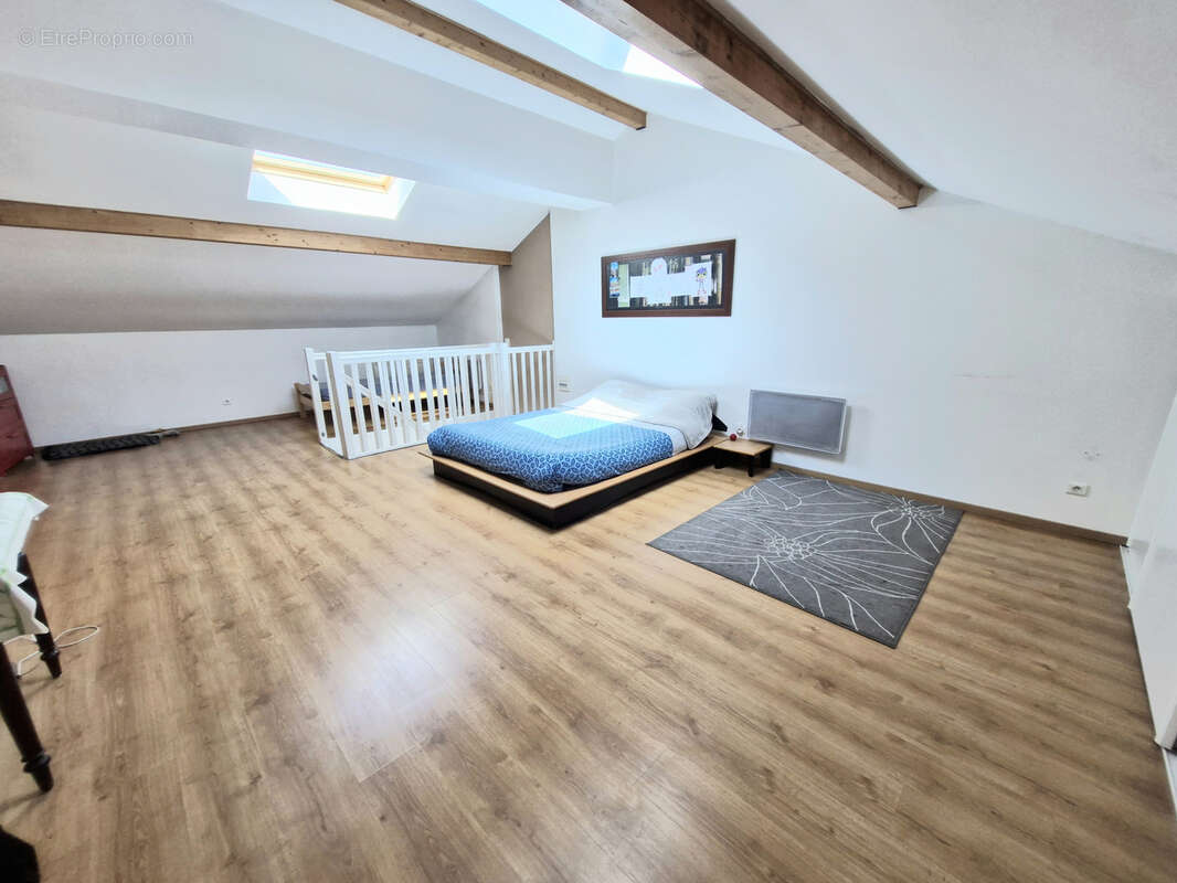 Bron plein centre appartement duplex 136 m2 carrez - photo 4
