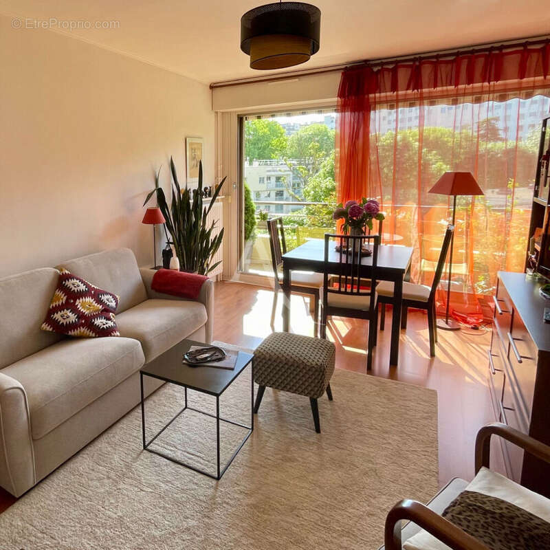 Appartement à FRESNES