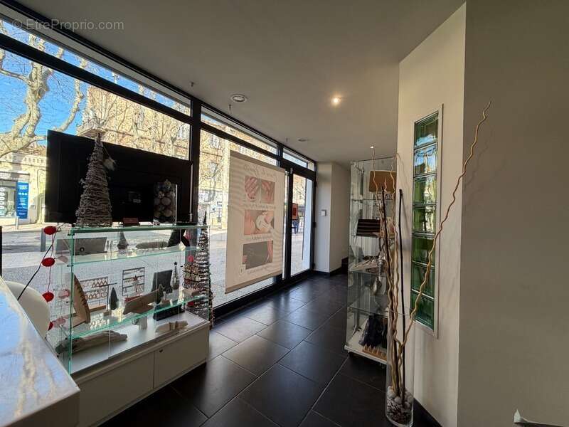 Commerce à SALON-DE-PROVENCE