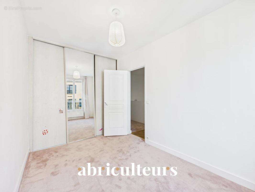 Puteaux Centre : Duplex 4 pièces – Charme de l'ancien & Volume - photo 10