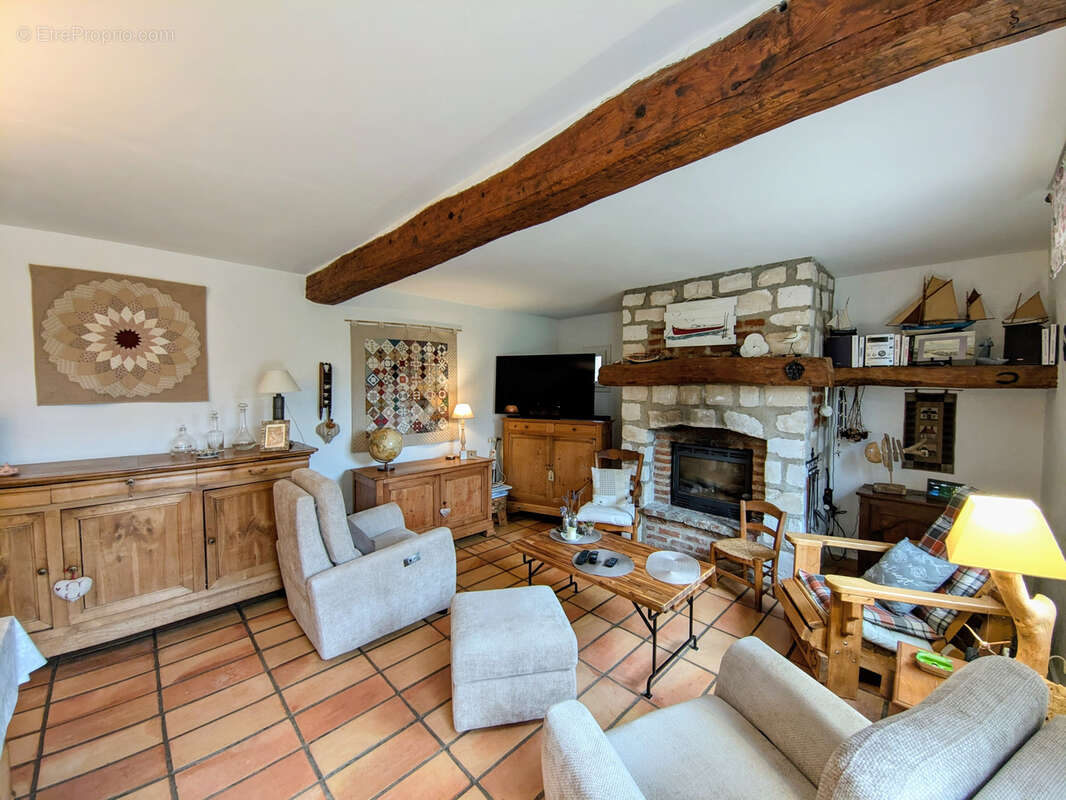 Maison à GROFFLIERS