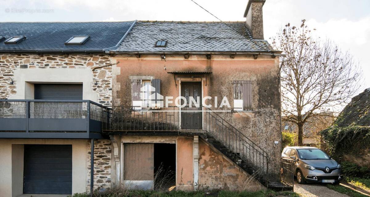 Maison à LUC-LA-PRIMAUBE