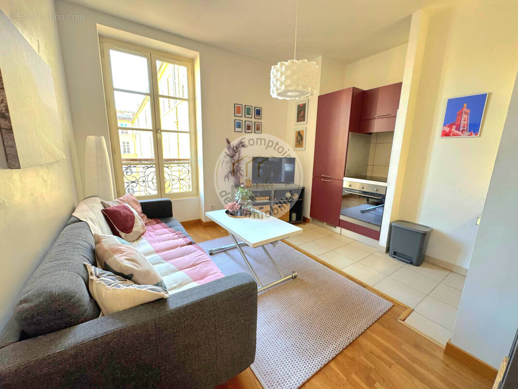 Appartement à MARSEILLE-2E