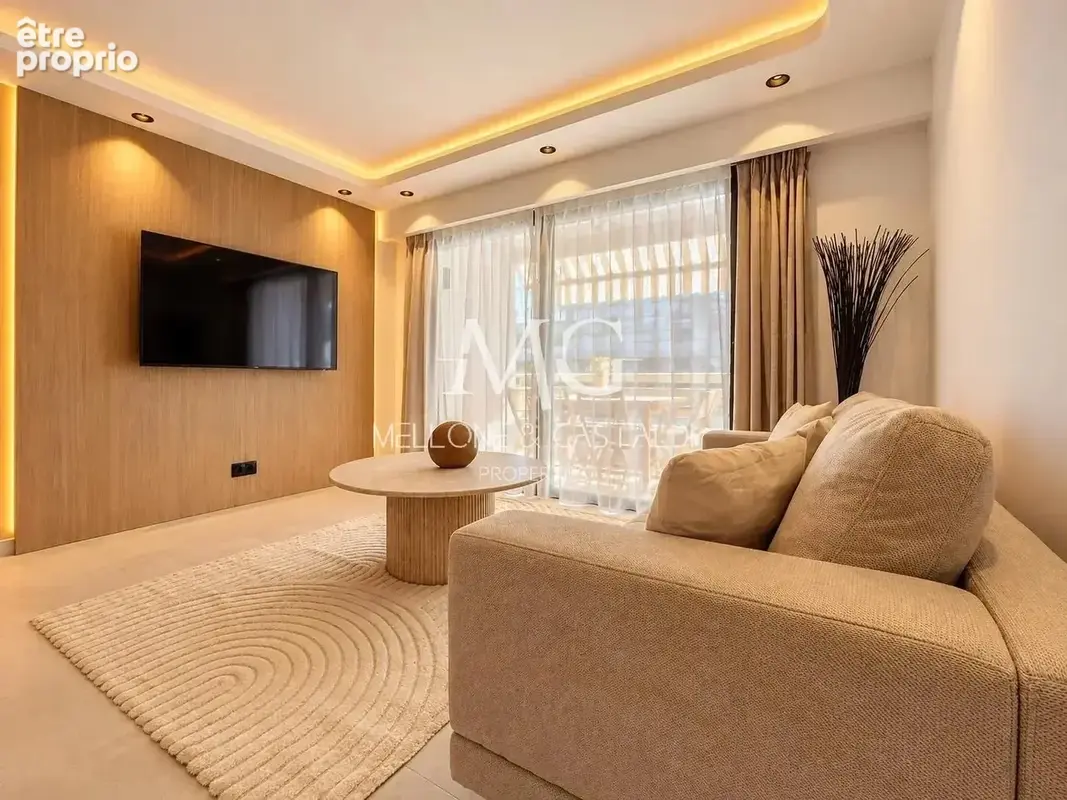 Exclusivité – cannes centre – appartement 4 pièces entièrement rénové avec terrasses, parking et cave - photo 4