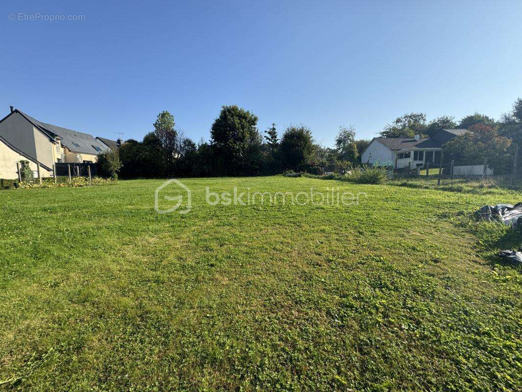 Terrain à THORIGNE-FOUILLARD