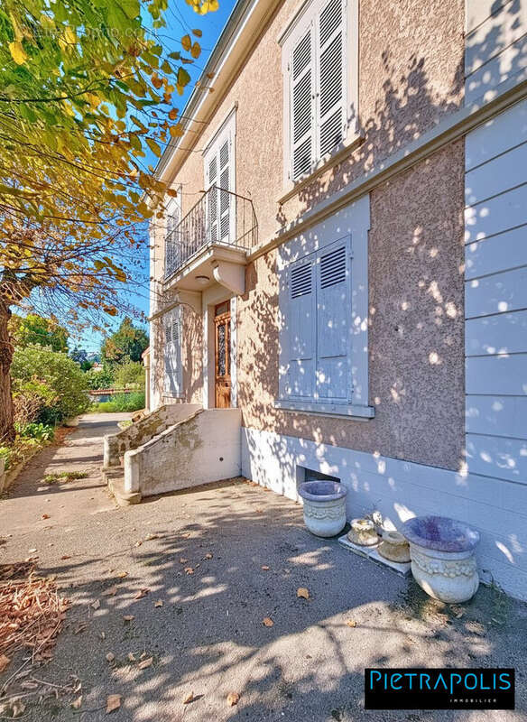 Maison 103 m² à Villefranche-Sur-Saone  - photo 2