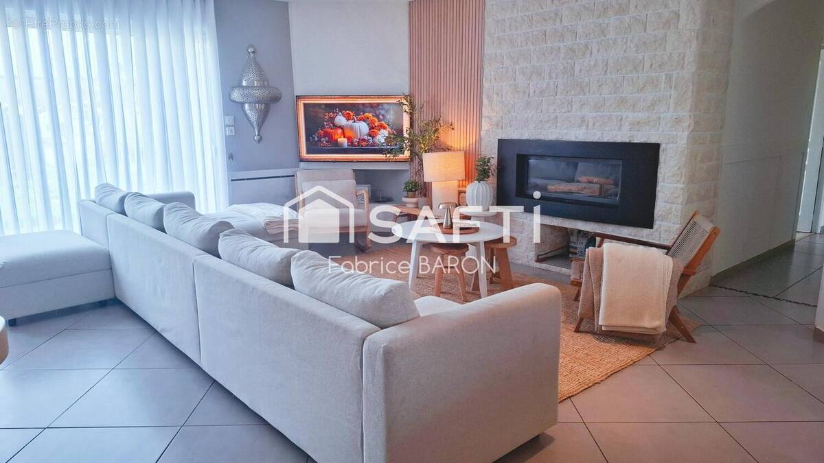 Photo 1 - Maison à CHATELLERAULT