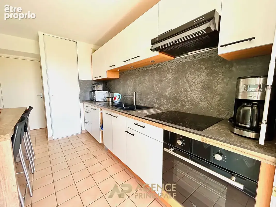 Appartement 64 m² La Rochelle -Terrasse 22 m² - Ascenseur - Parking - DPE B - photo 2