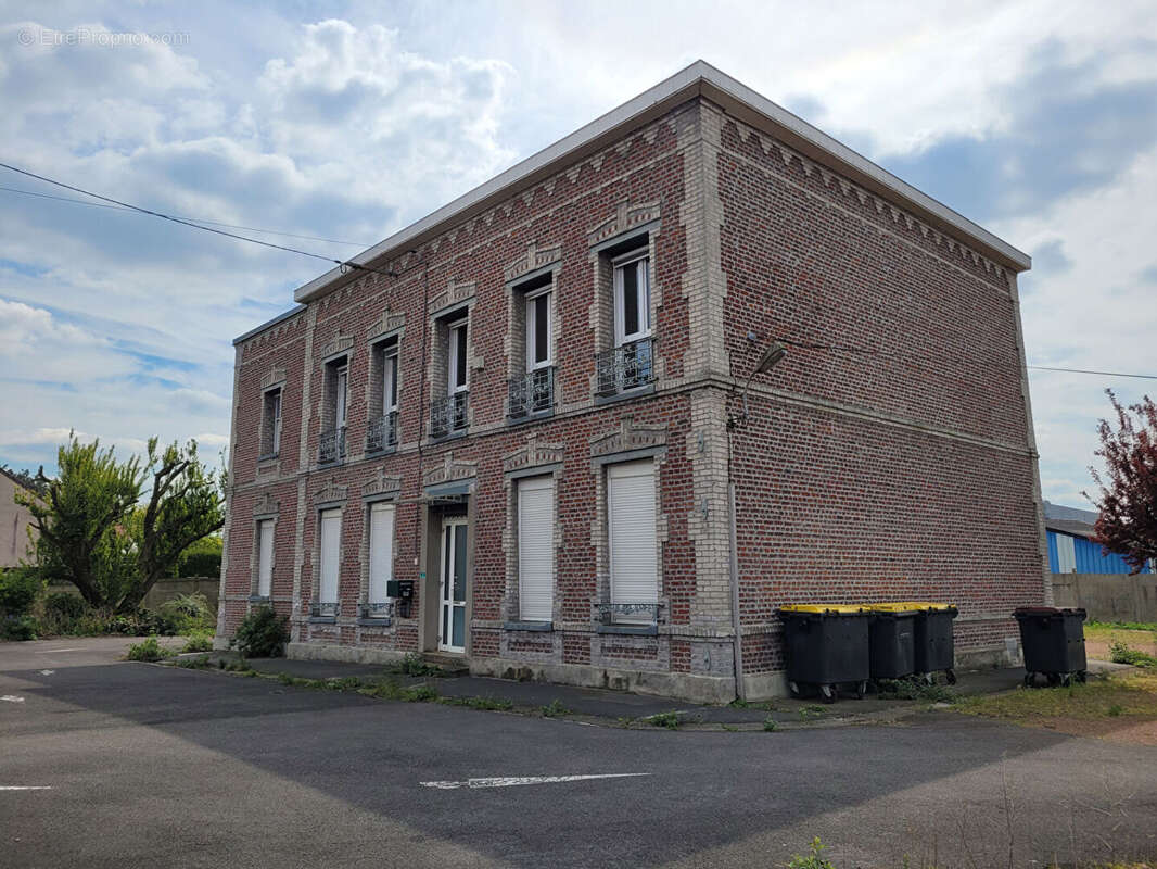 Appartement à MONTIGNY-EN-GOHELLE