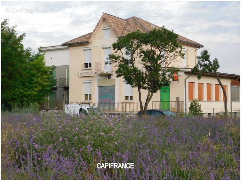 Commerce à LE CHAFFAUT-SAINT-JURSON