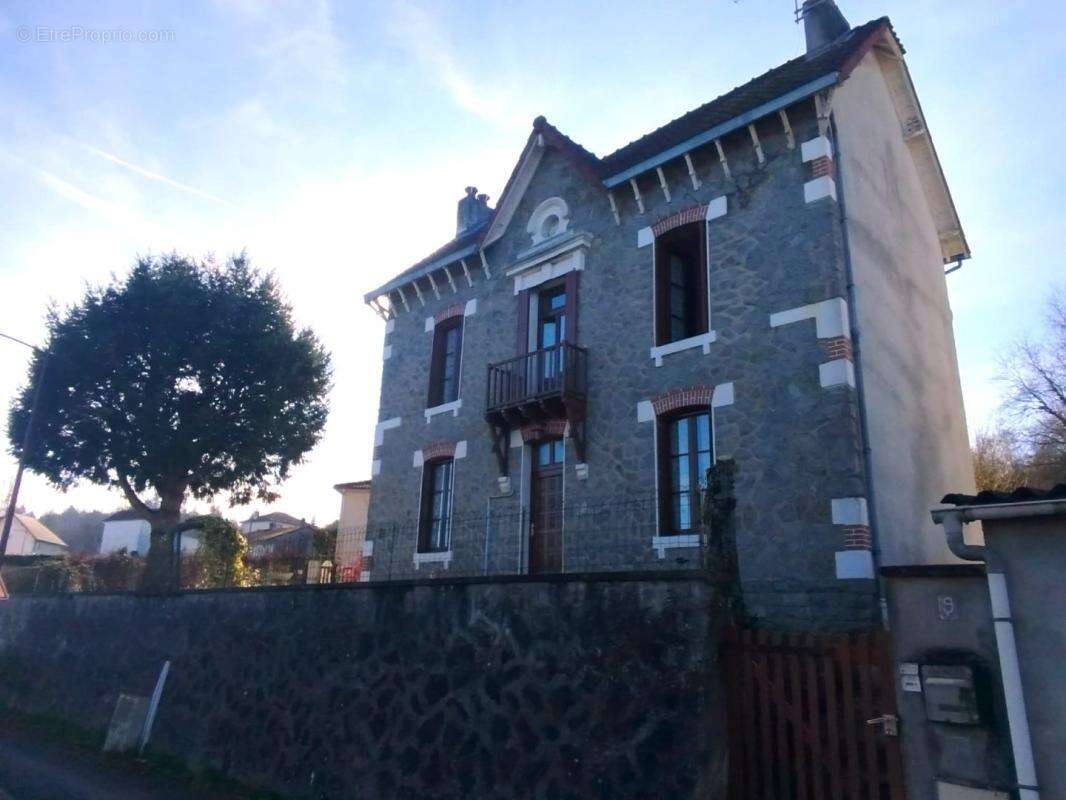 Maison à BOSMIE-L'AIGUILLE