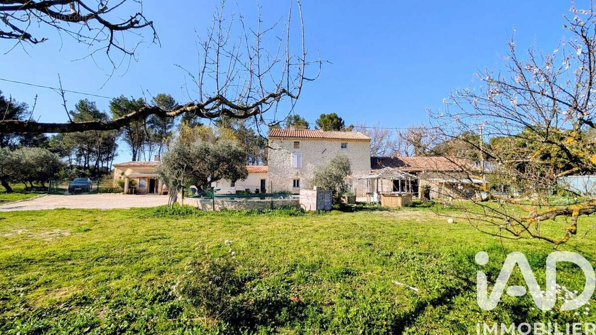 Maison 266 m² à Pernes-Les-Fontaines  - photo 3