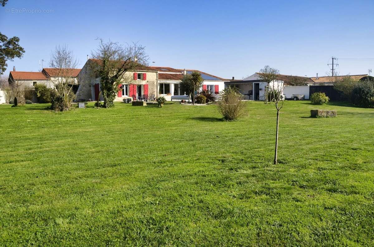 Maison à vendre 8 pièces LE GUE D'ALLERE (17) - photo 15