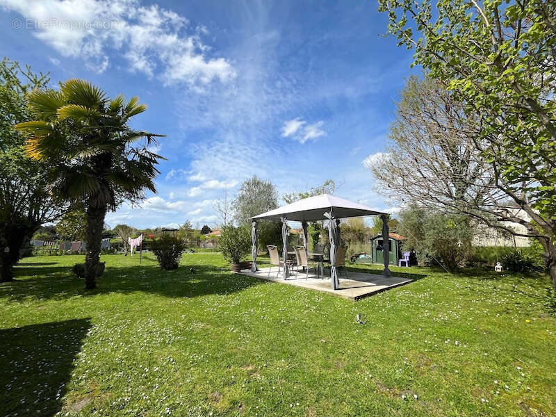 Maison à BONNES
